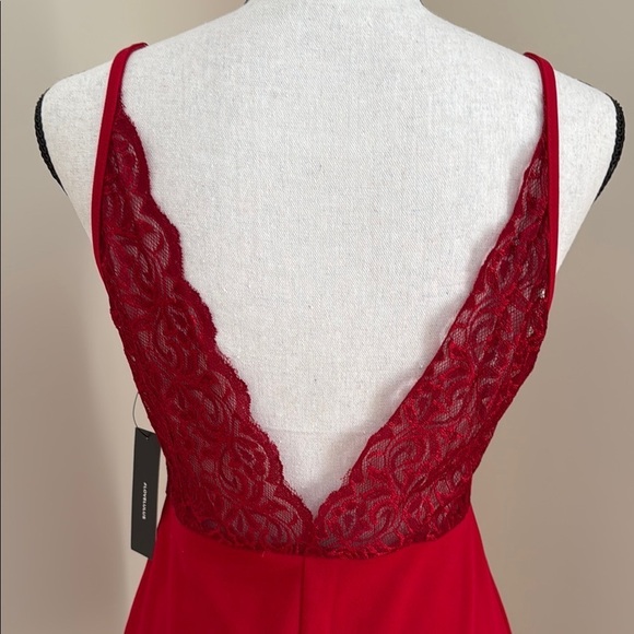 New NWT Lulus Red Spaghetti Strap Dress Lace Back Sz M - Picture 5 of 6